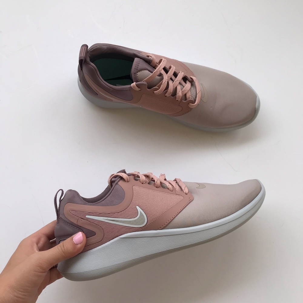 Nike mauve pink running shoes - Picture 3 of 7